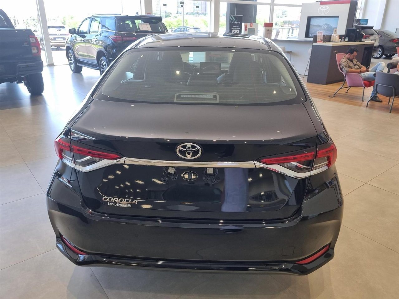 Preço do Toyota Corolla híbrido 2026 é reduzido em R$ 35.055 para PcD em novembro