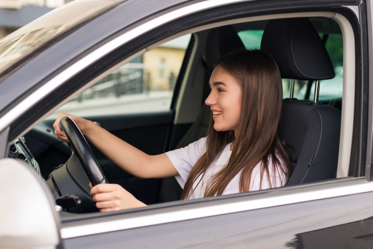 Como funciona a direção assistida? Veja o que realmente muda ao volante