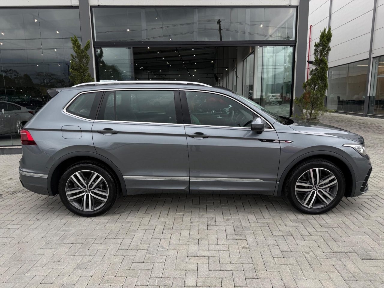 Promoção com R$ 51 mil de desconto faz vendas do Tiguan explodirem em outubro