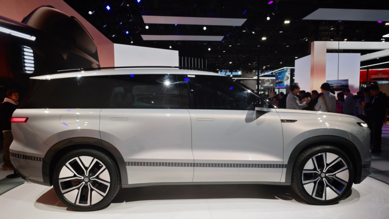 CEO da Volkswagen revela ID. Era EREV, crossover elétrico com estreia em 2026