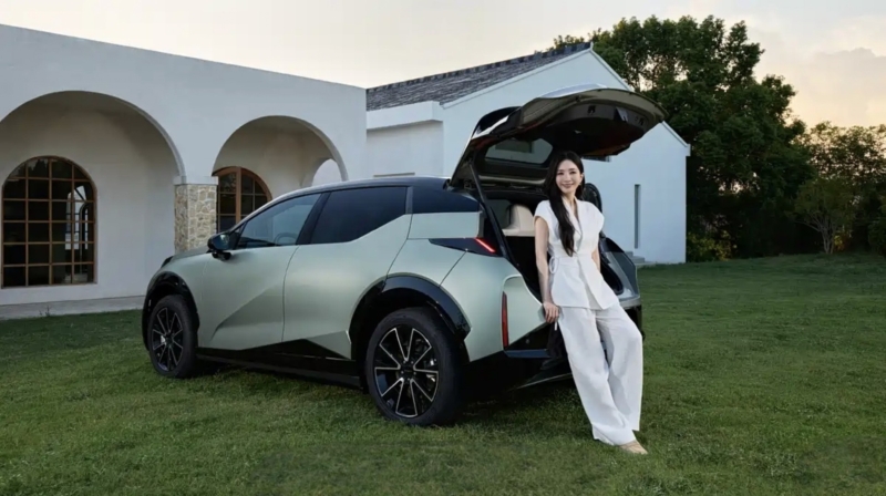 Zeekr X 2026 estreia em 5 de novembro com arquitetura elétrica de 900 volts