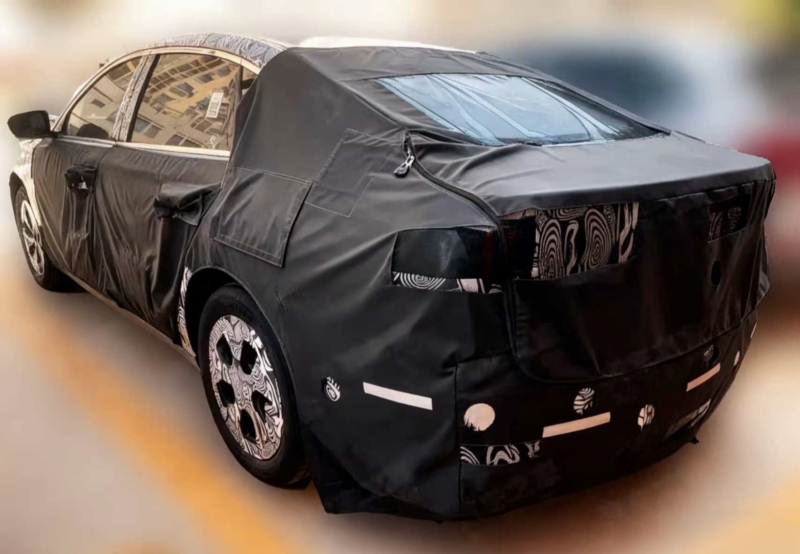 Geely Galaxy A7 elétrico aparece em testes na China