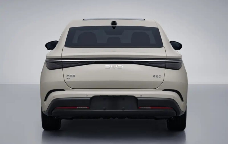 BYD revela novo Seal 07 EV com 326 cv e tecnologia LiDAR no teto