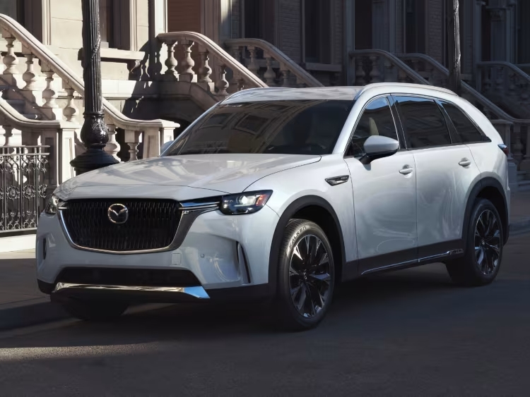 Híbridos plug-in registram até 80% mais falhas do que carros a gasolina, aponta estudo