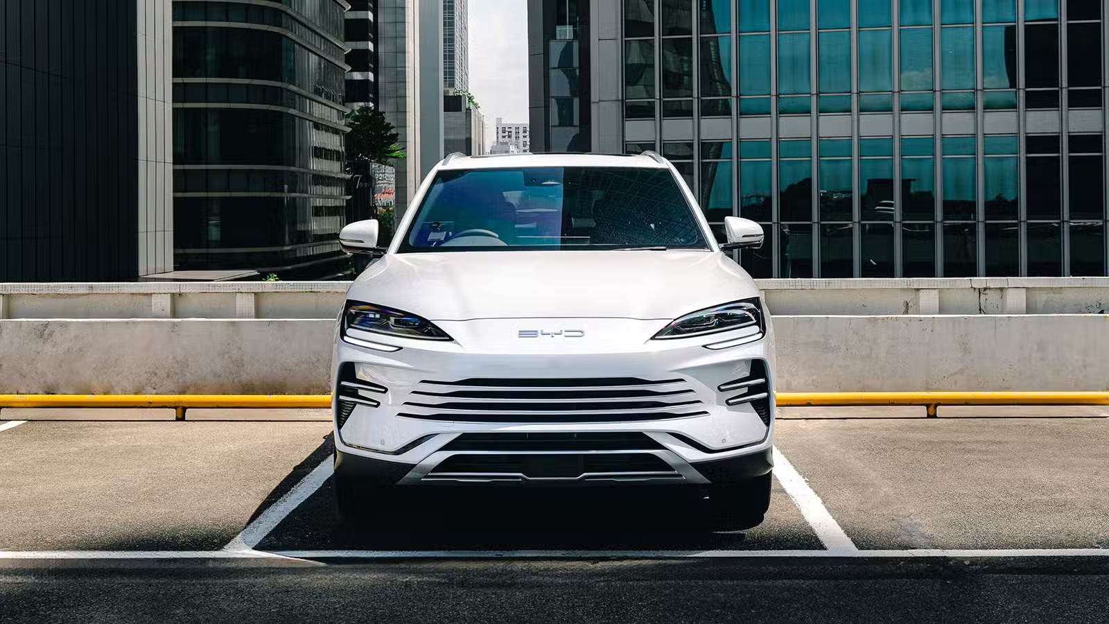 BYD pode abrir fábrica de carros elétricos no Canadá e negocia compra de montadora