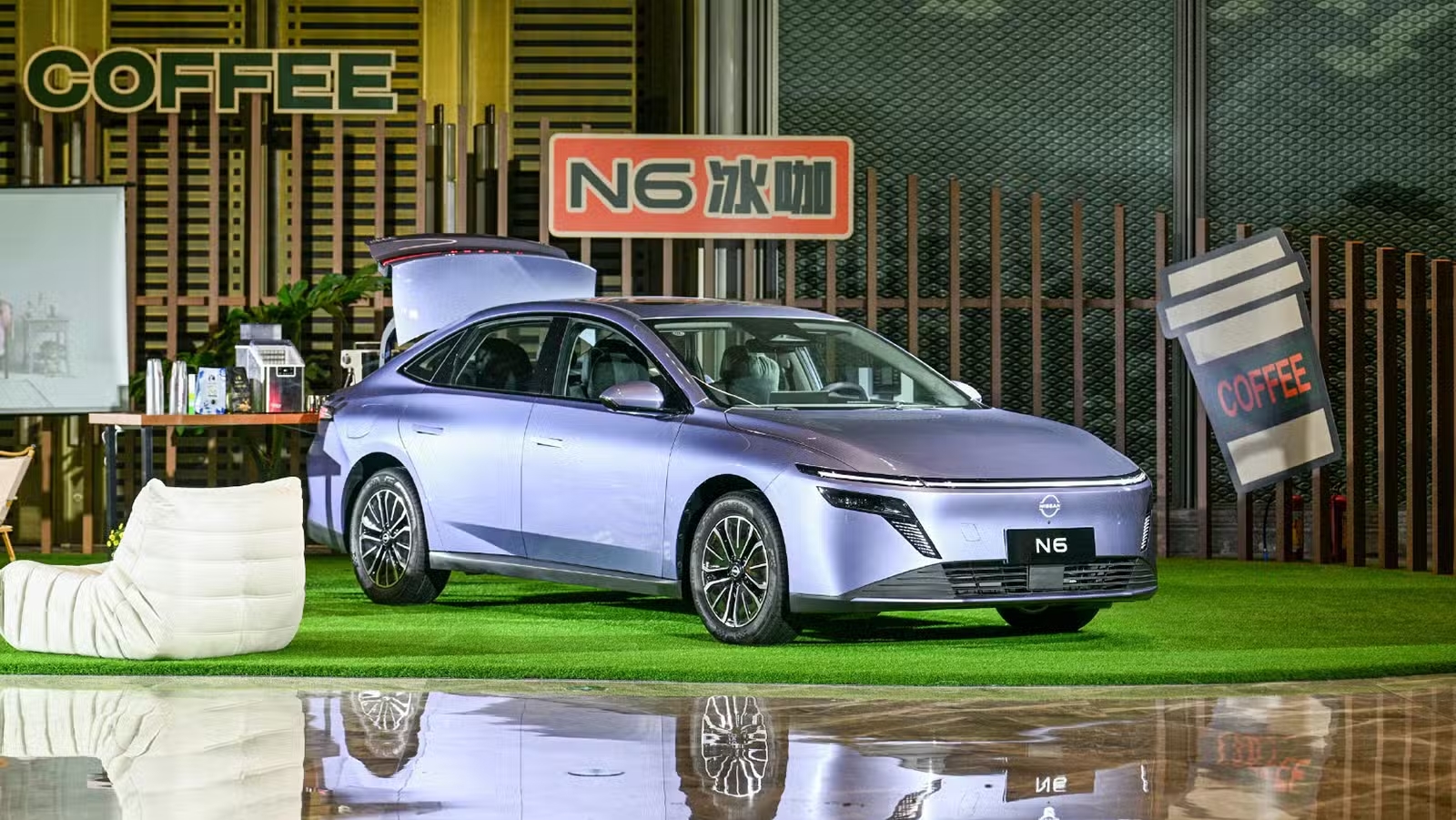 Vendas de carros despencam na China e têm pior queda em 10 meses