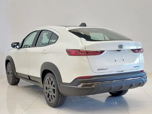 Fiat derruba preço do Fastback Audace Hybrid 2026 em R$ 39.500 para PcD em dezembro