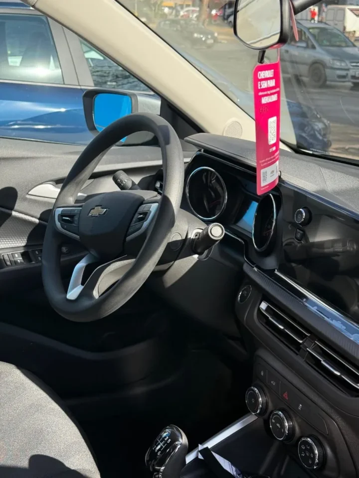 Chevrolet Onix Plus AT Turbo 2026 sai mais barato que o Argo com R$ 29.700 de desconto