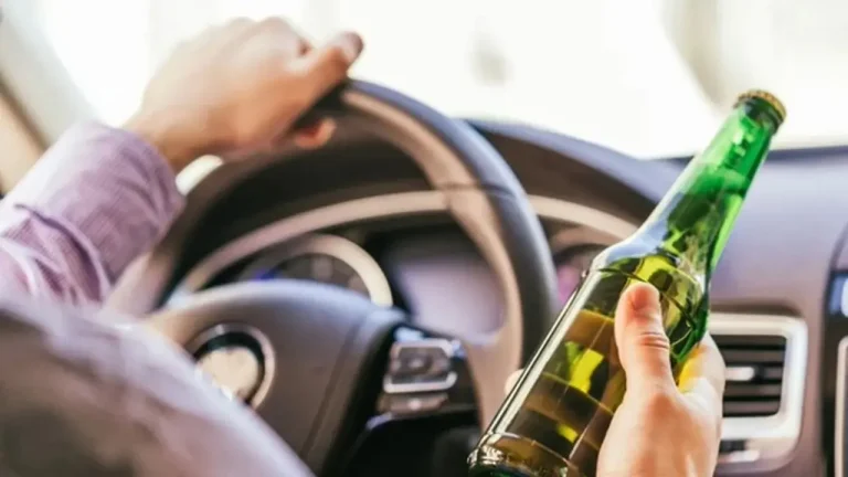 Réveillon e volante: o risco de dirigir antes do álcool sair do corpo