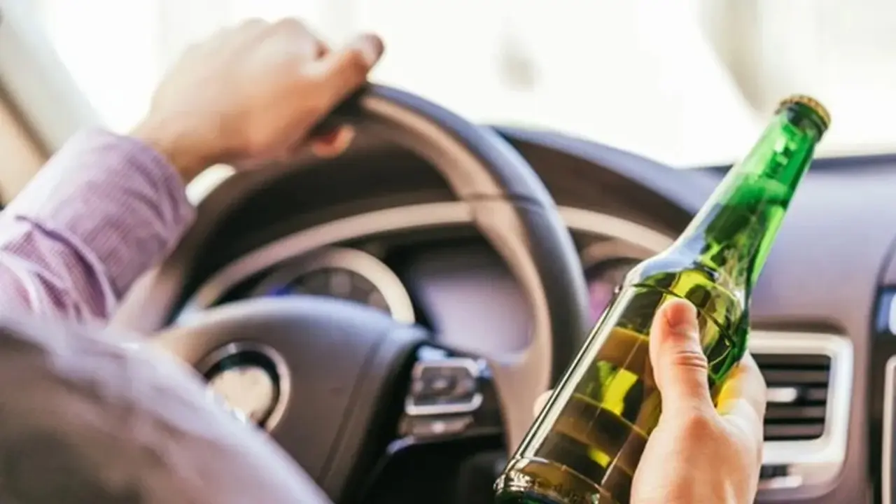 Réveillon e volante: o risco de dirigir antes do álcool sair do corpo