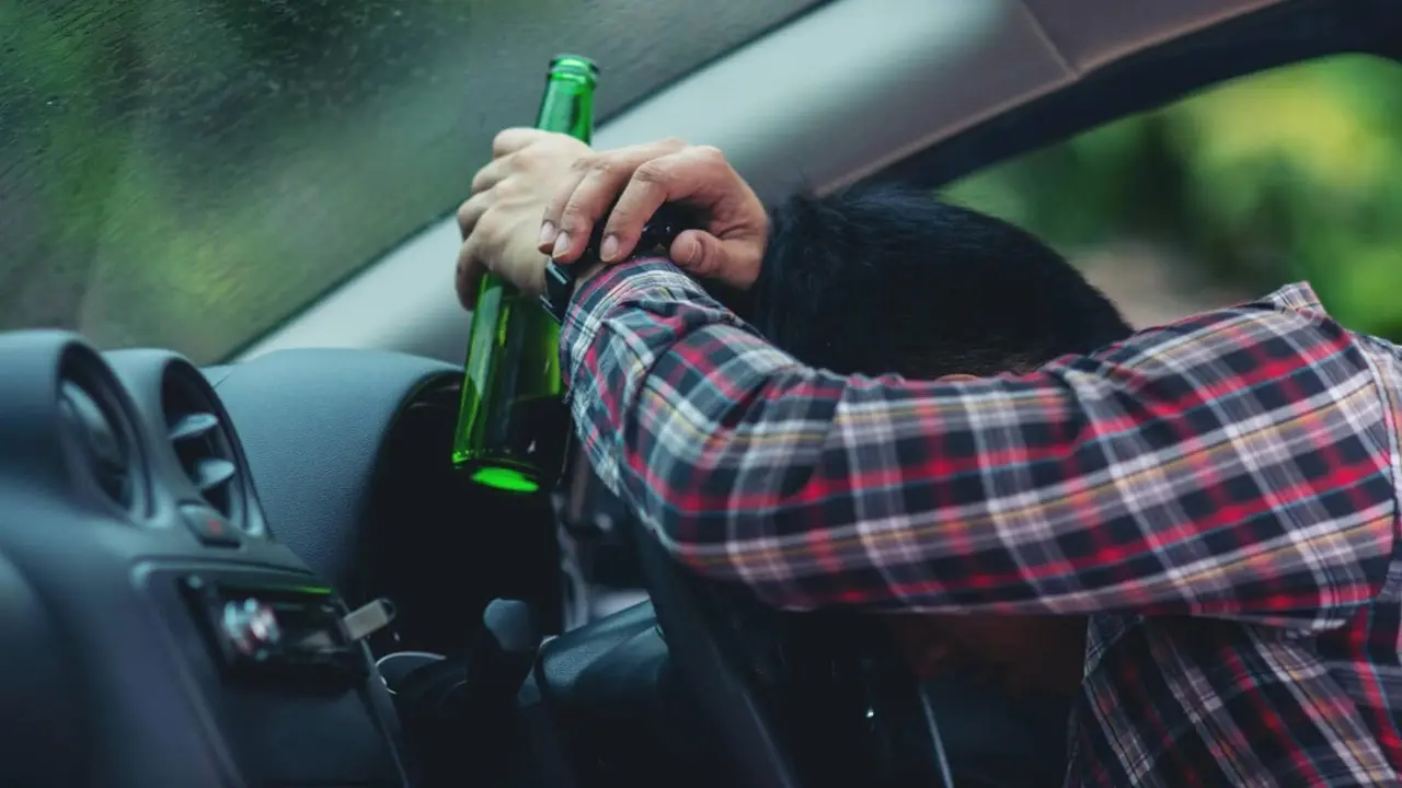 Réveillon e volante: o risco de dirigir antes do álcool sair do corpo