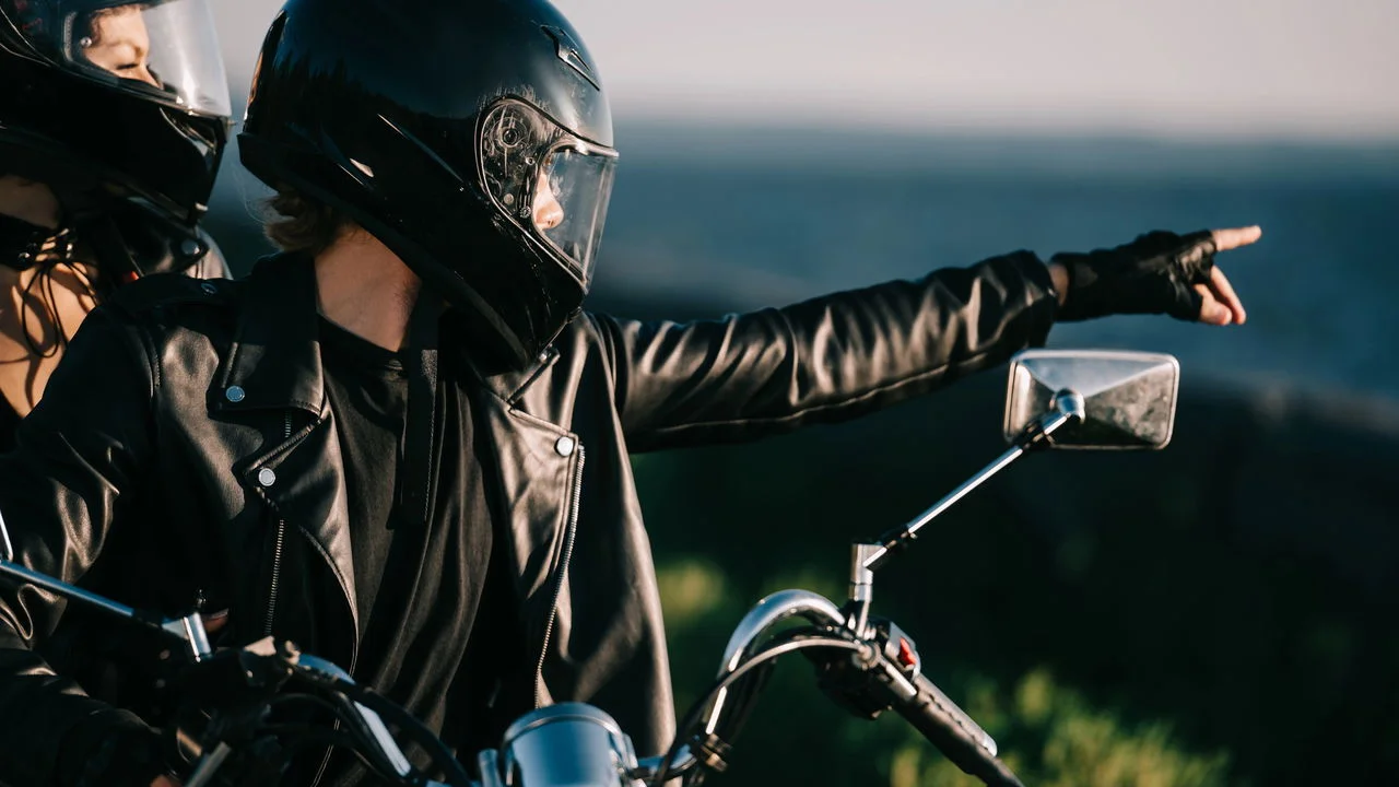 Capacete de moto tem prazo de validade? Veja quando ele pode virar multa