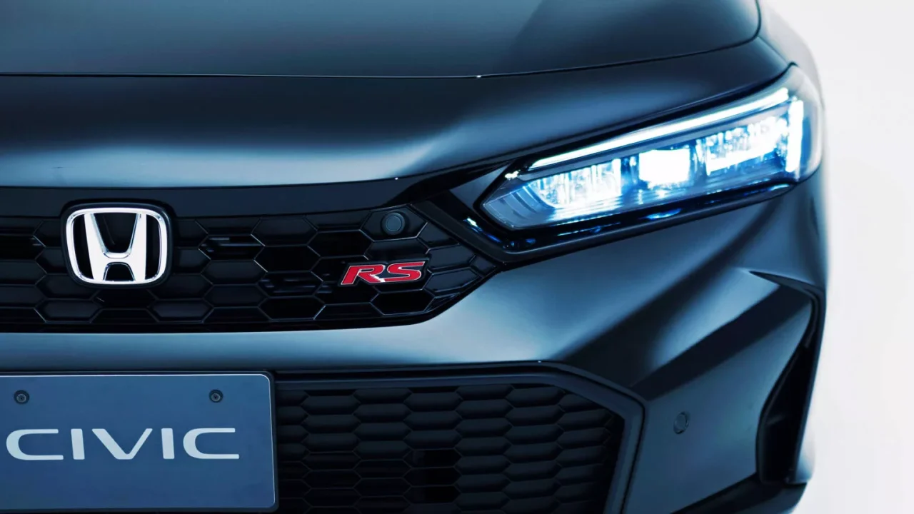 Novo Civic RS híbrido aposta em tecnologia que simula câmbio tradicional