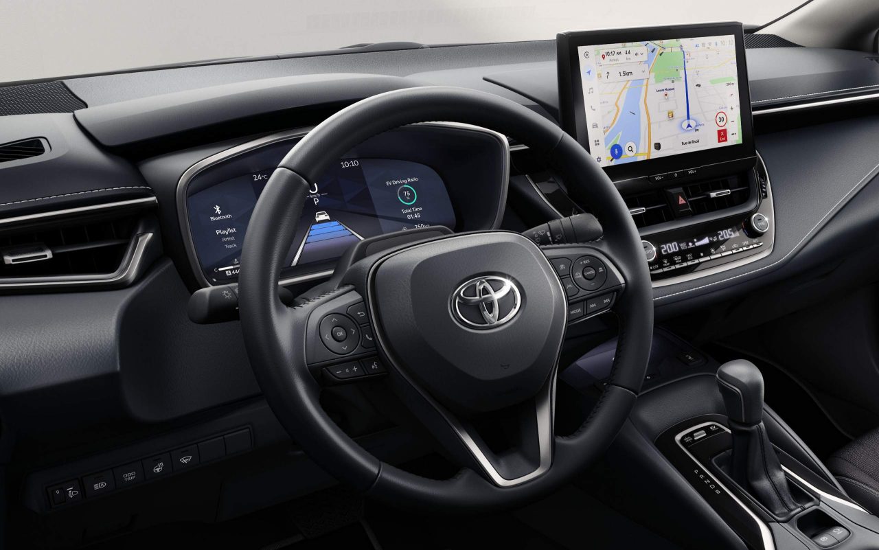Toyota lança Corolla 2026 com inédita pintura cinza fosca na Europa