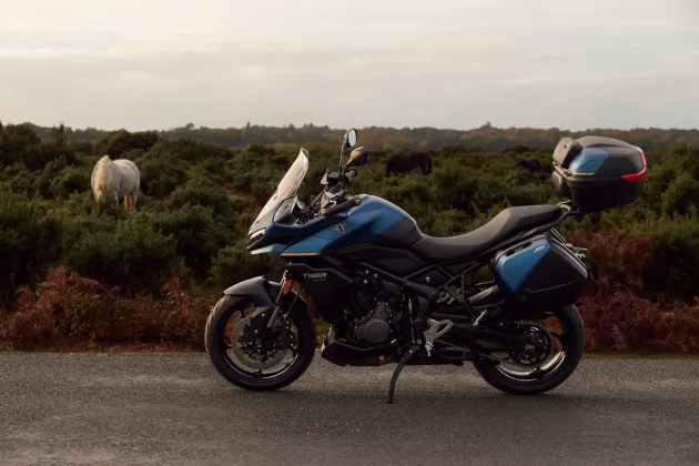 Triumph revela a nova Tiger Sport 800 Tour 2026: mais desempenho e tecnologia