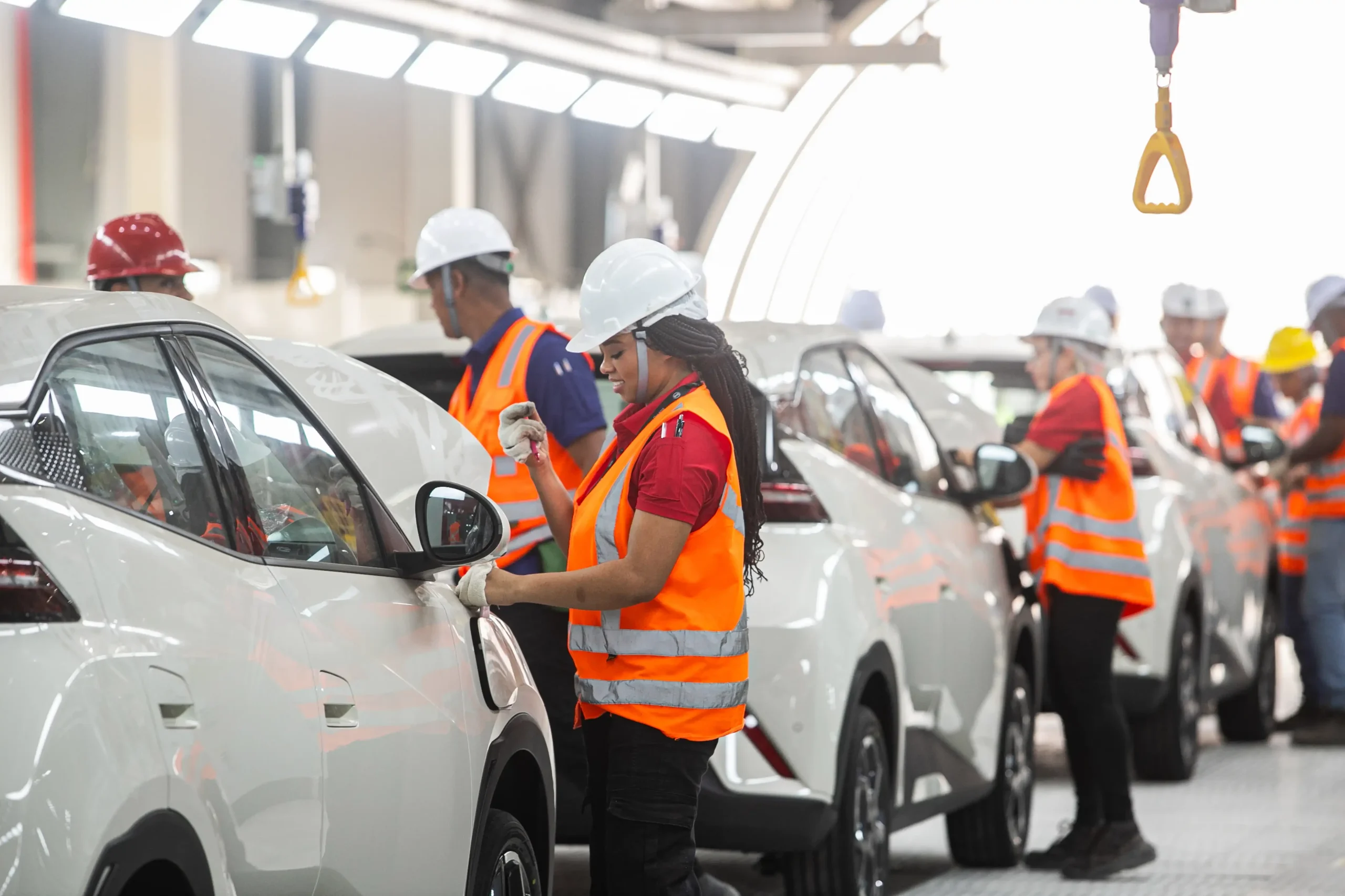 Ações da BYD disparam após fábrica no Brasil garantir encomenda de 100 mil carros para Argentina e México
