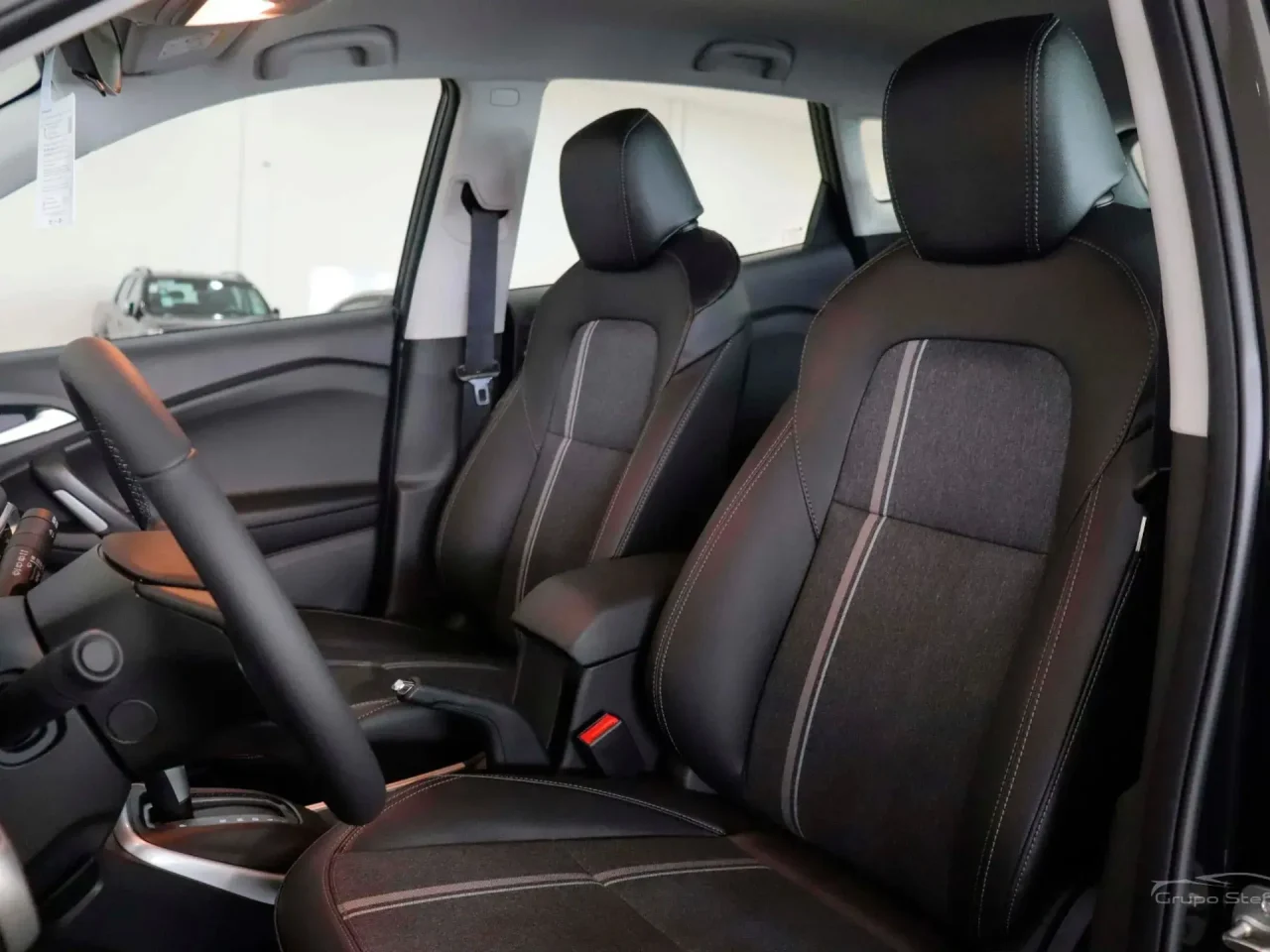 Chevrolet Tracker LTZ 2026 fica mais barato que o Volkswagen Tera High em oferta de dezembro