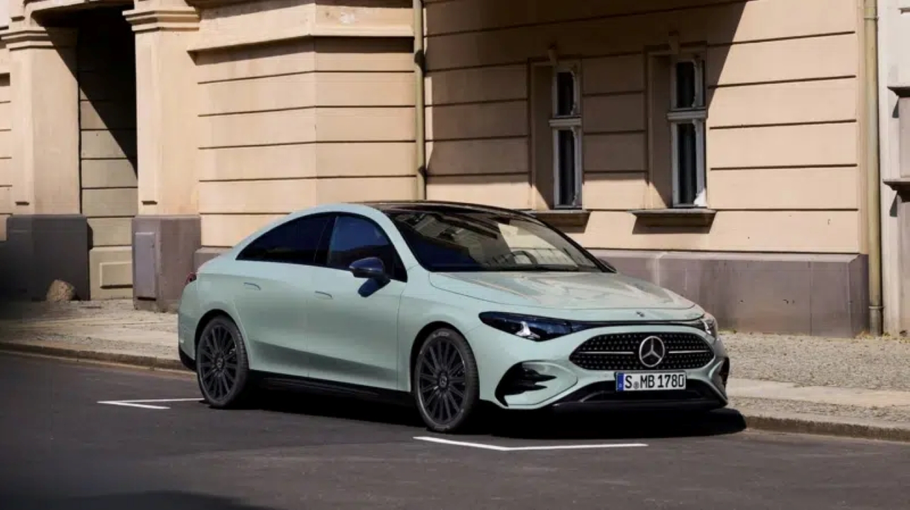Novo Mercedes-Benz CLA 220 híbrido 2026 aposta em motor Geely de 208 cv