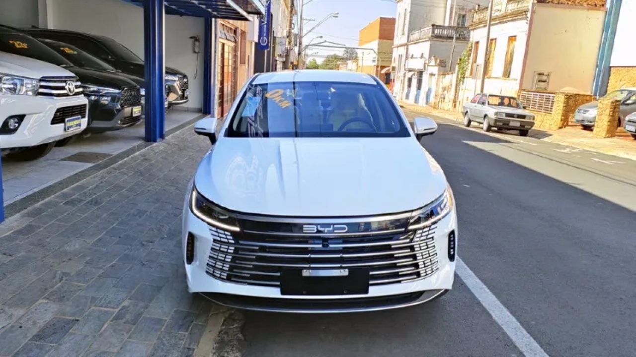 BYD King GL 2026 custa menos que Pulse em promoção com desconto de R$ 37.900