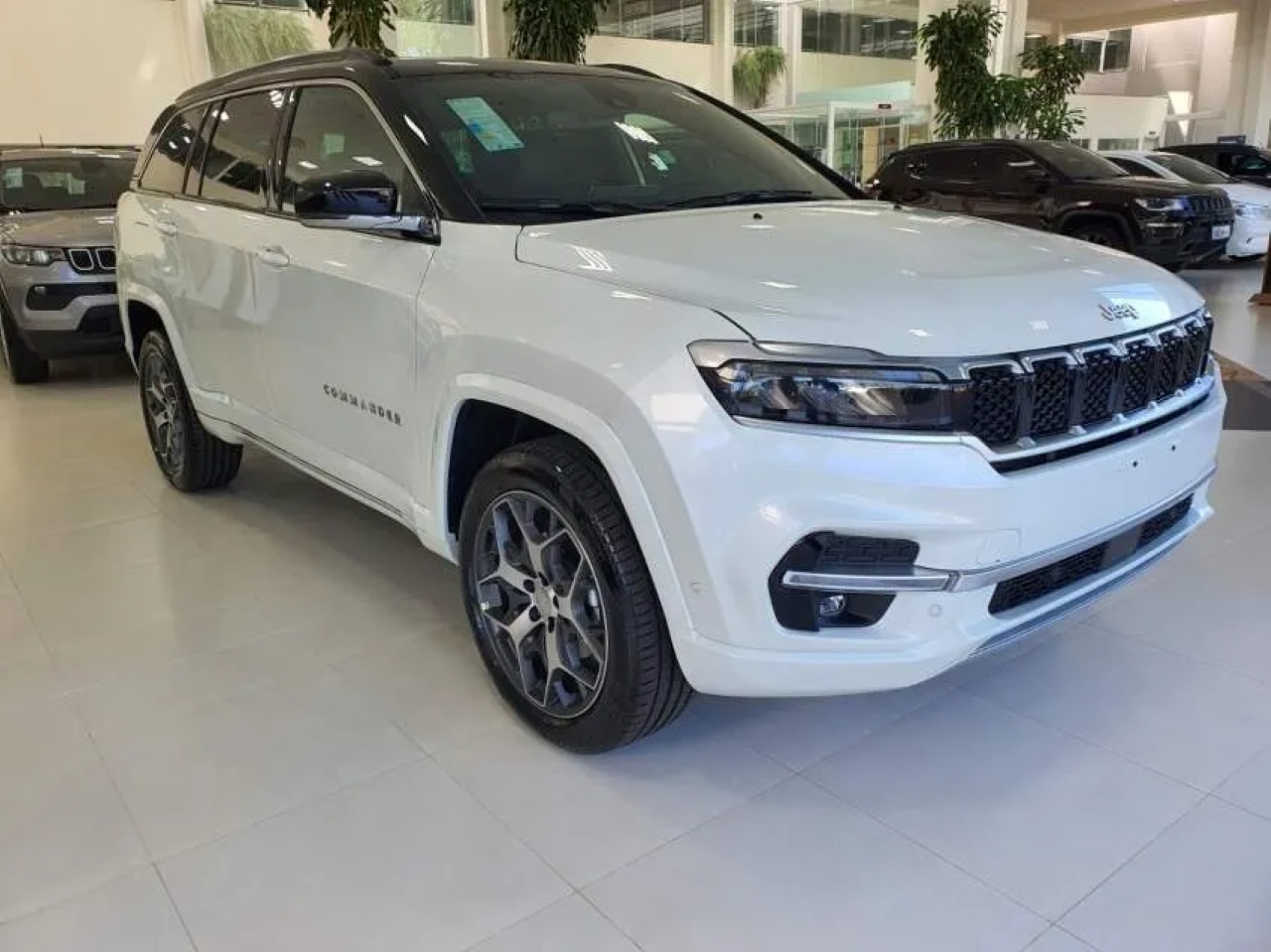 Jeep Commander Overland Turbodiesel 2026 fica mais barato que o Yaris Cross XRX em oferta de dezembro