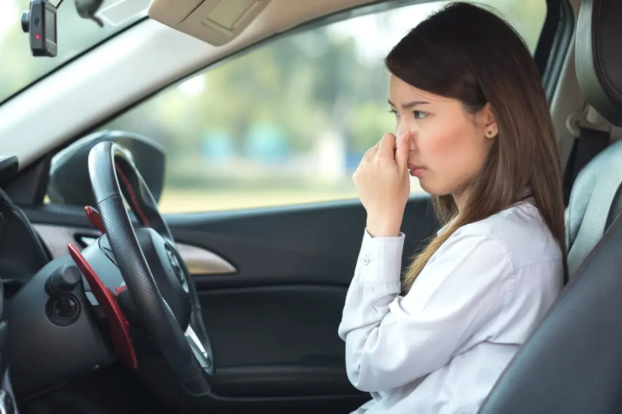 Como eliminar maus odores e deixar o carro cheiroso por mais tempo