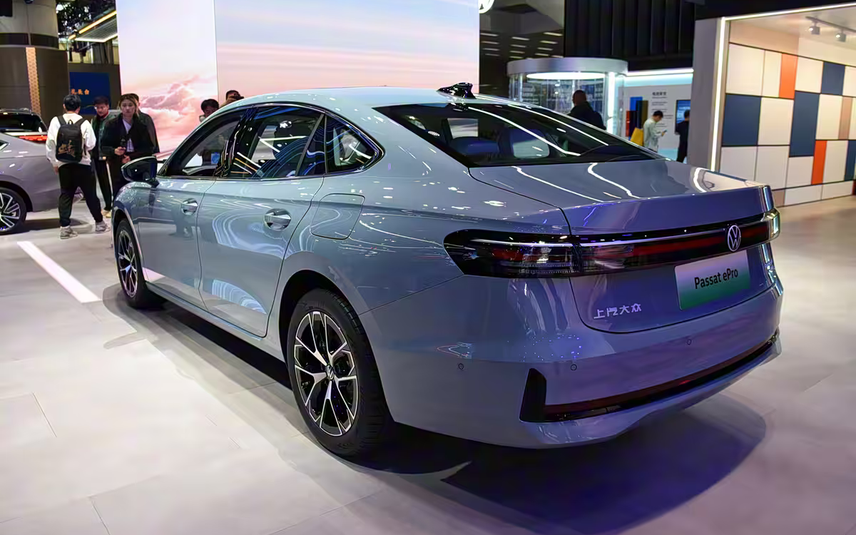 SAIC-Volkswagen prepara Passat ePro híbrido com alcance de 1.300 km