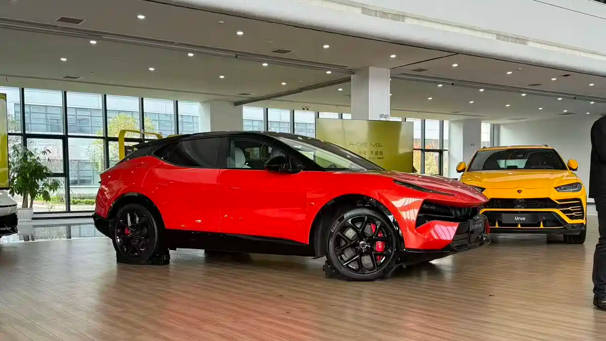 Lotus lança versão PHEV do Eletre com 952 cv e 420 km de autonomia elétrica