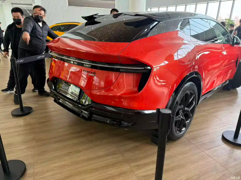 Lotus lança versão PHEV do Eletre com 952 cv e 420 km de autonomia elétrica