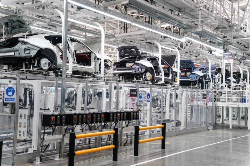 Indústria automobilística chinesa cresce em 2025, mas vê lucros encolherem