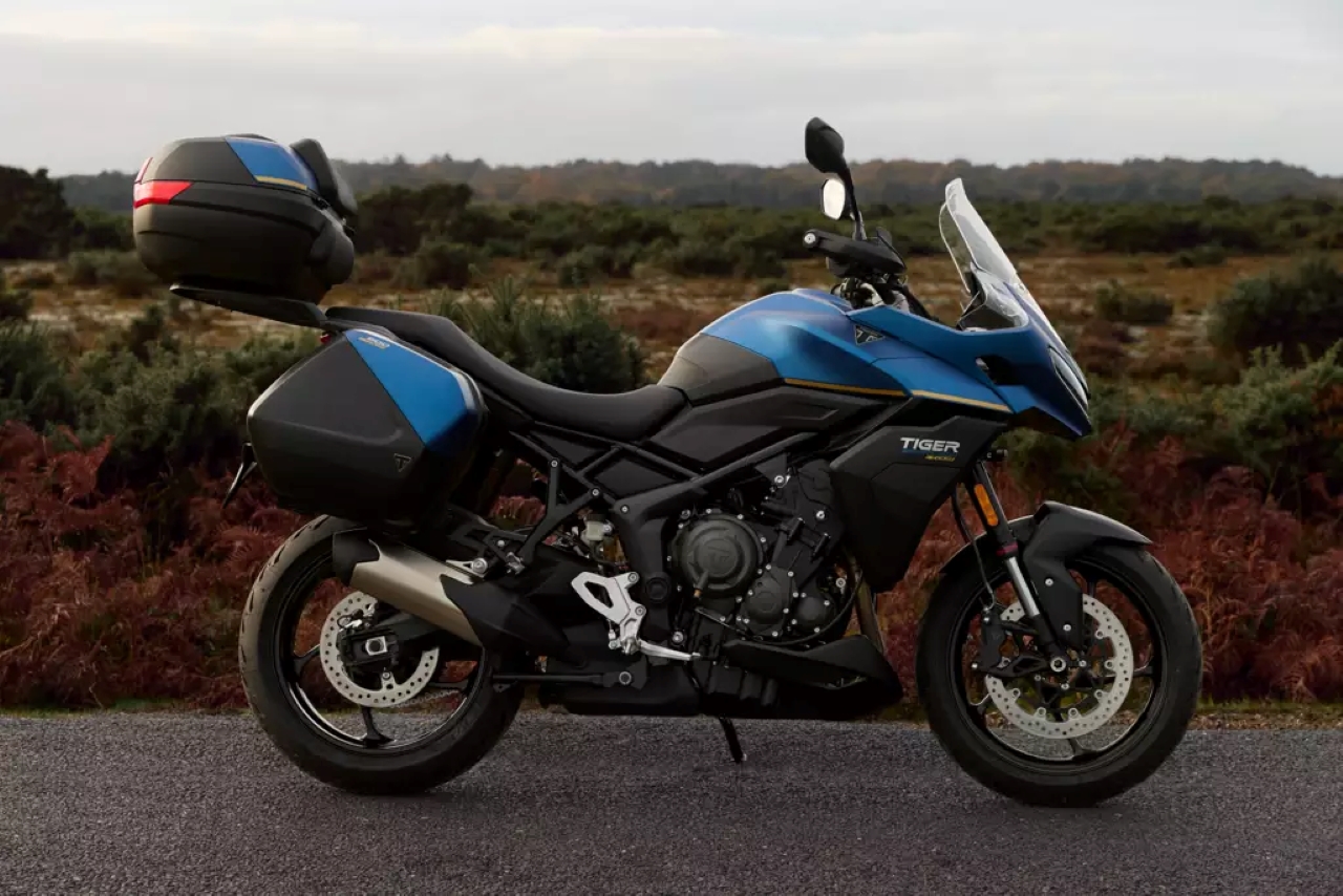 Triumph revela a nova Tiger Sport 800 Tour 2026: mais desempenho e tecnologia