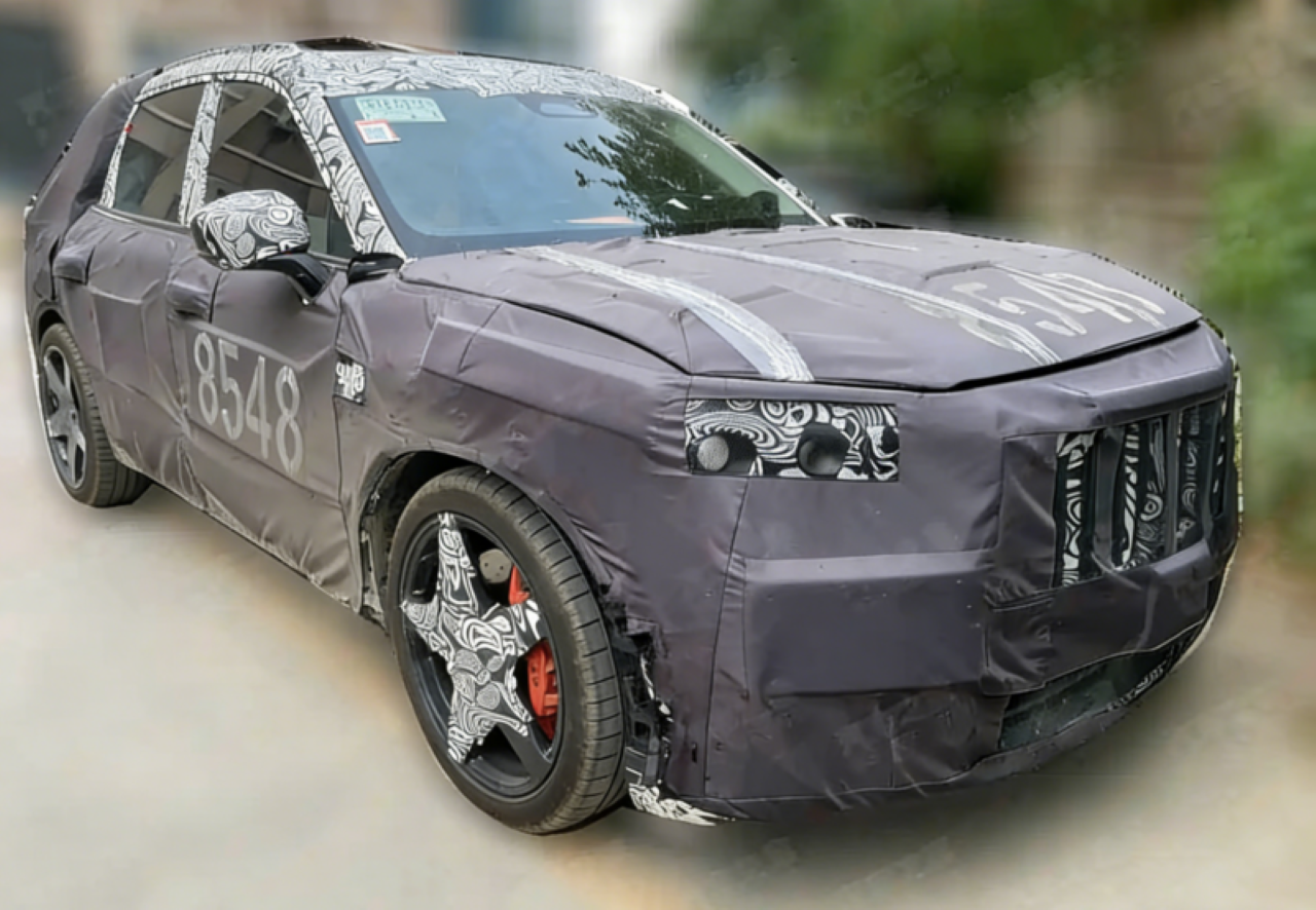 Fotos vazadas do Zeekr 8X revelam detalhes do interior e novo volante