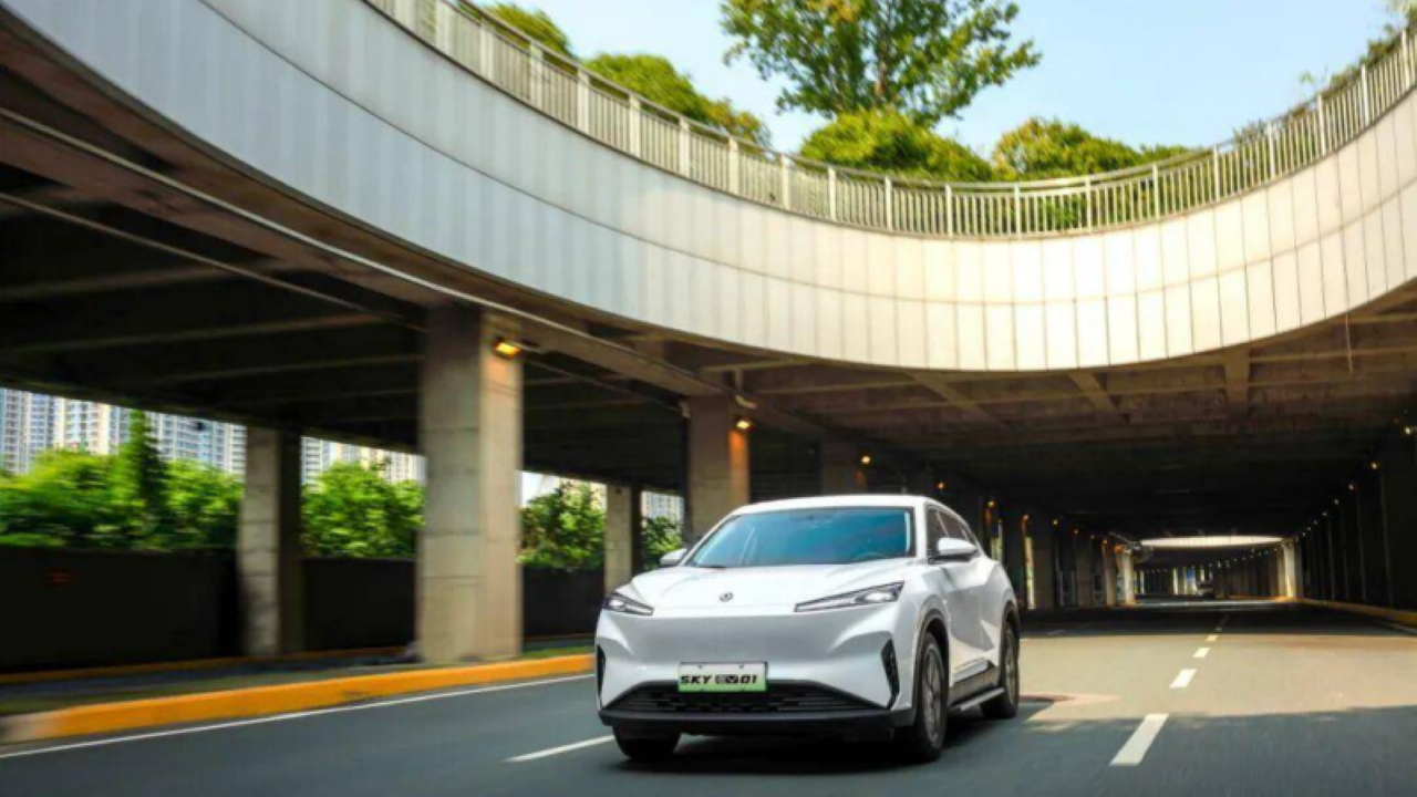 Dongfeng apresenta seu primeiro carro com navegação por satélite chinesa