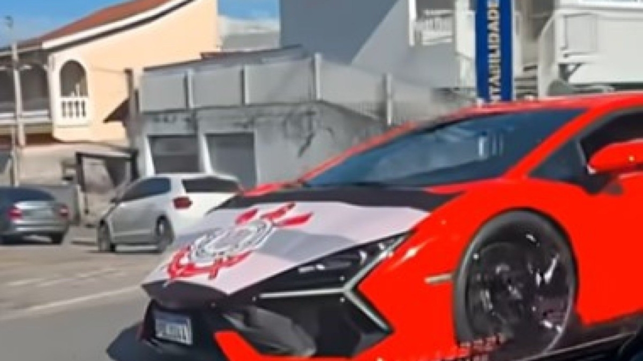 Yuri Alberto vive auge no Corinthians e aparece de Lamborghini de R$ 7 milhões
