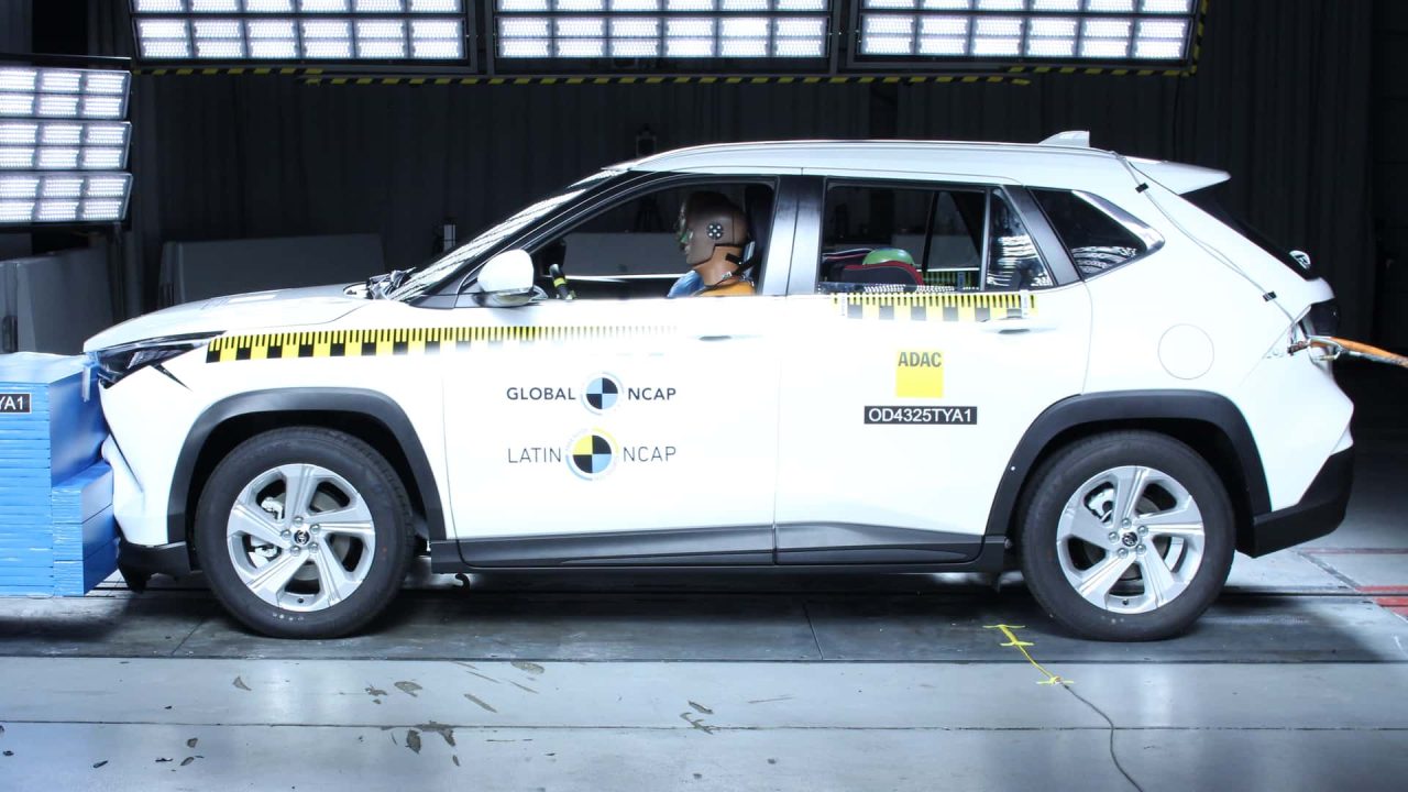 Toyota Yaris Cross decepciona no Latin NCAP e garante apenas 2 estrelas