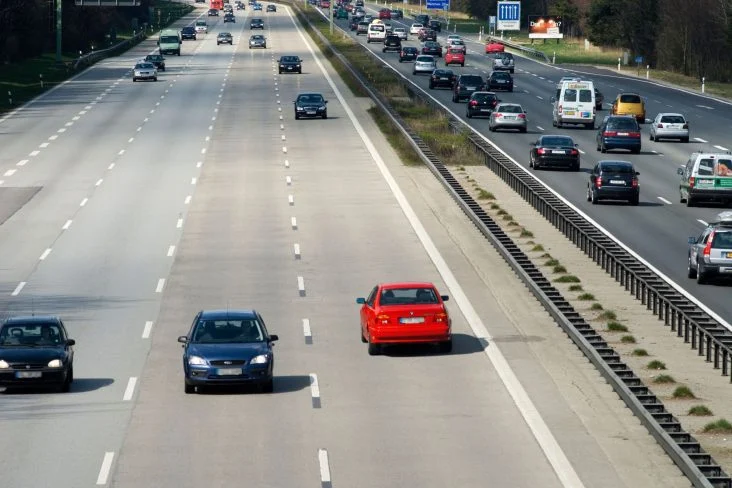 Trafegar na contramão pesa no bolso e na CNH; veja a multa e os pontos