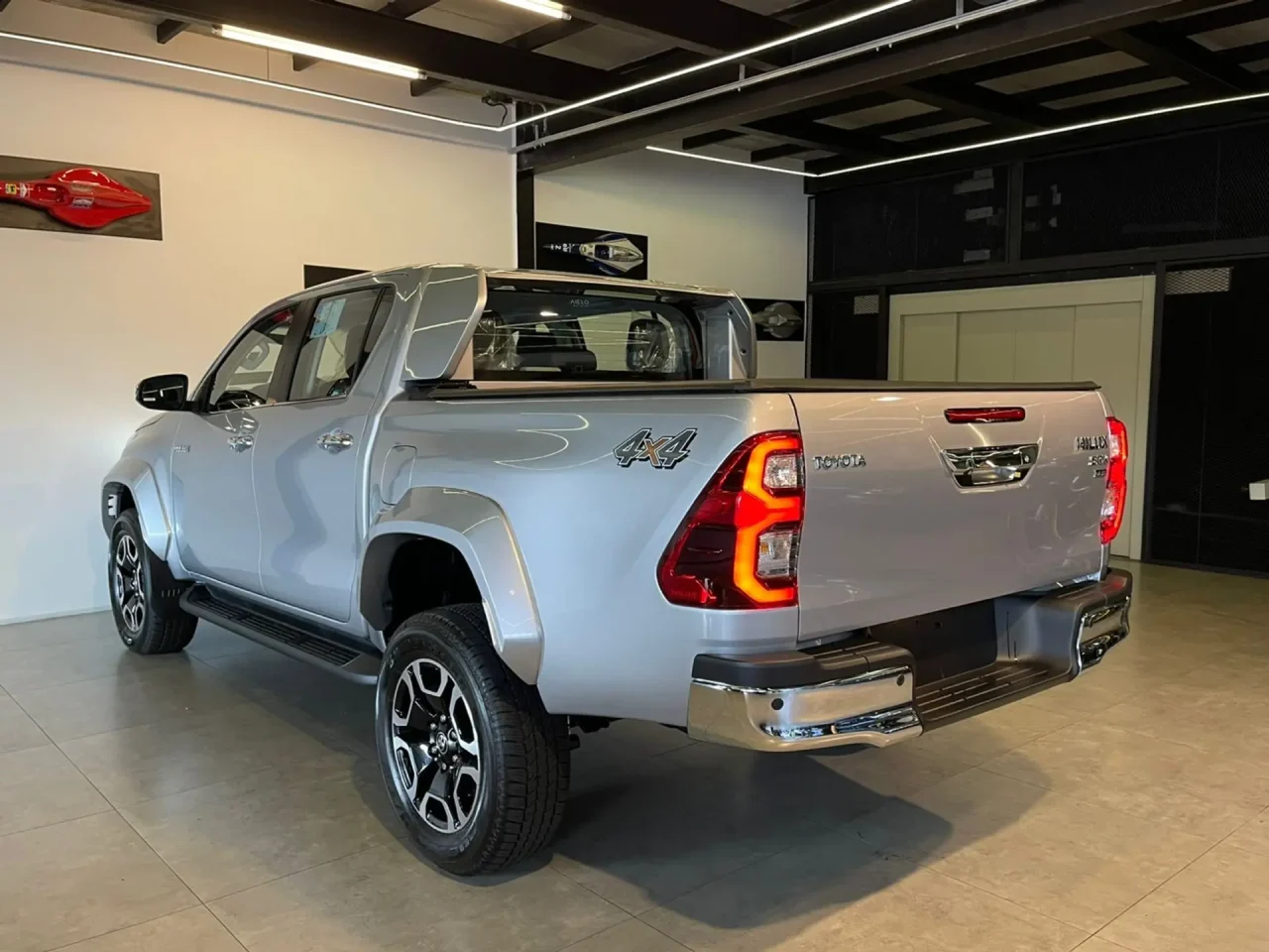 Quanto custa manter a Toyota Hilux 2026? IPVA e revisões em detalhes