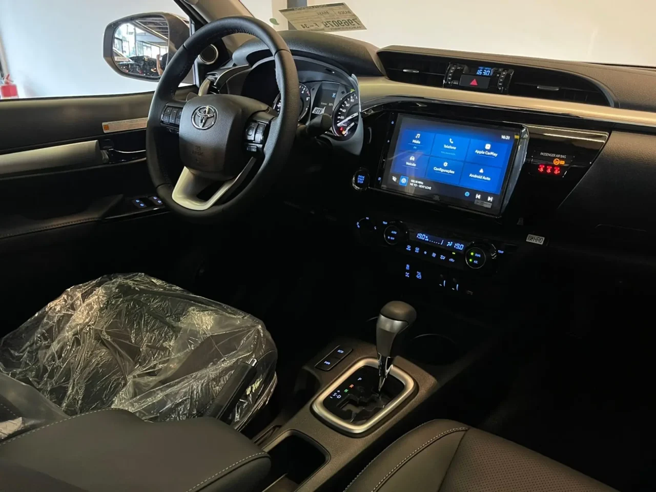 Quanto custa manter a Toyota Hilux 2026? IPVA e revisões em detalhes