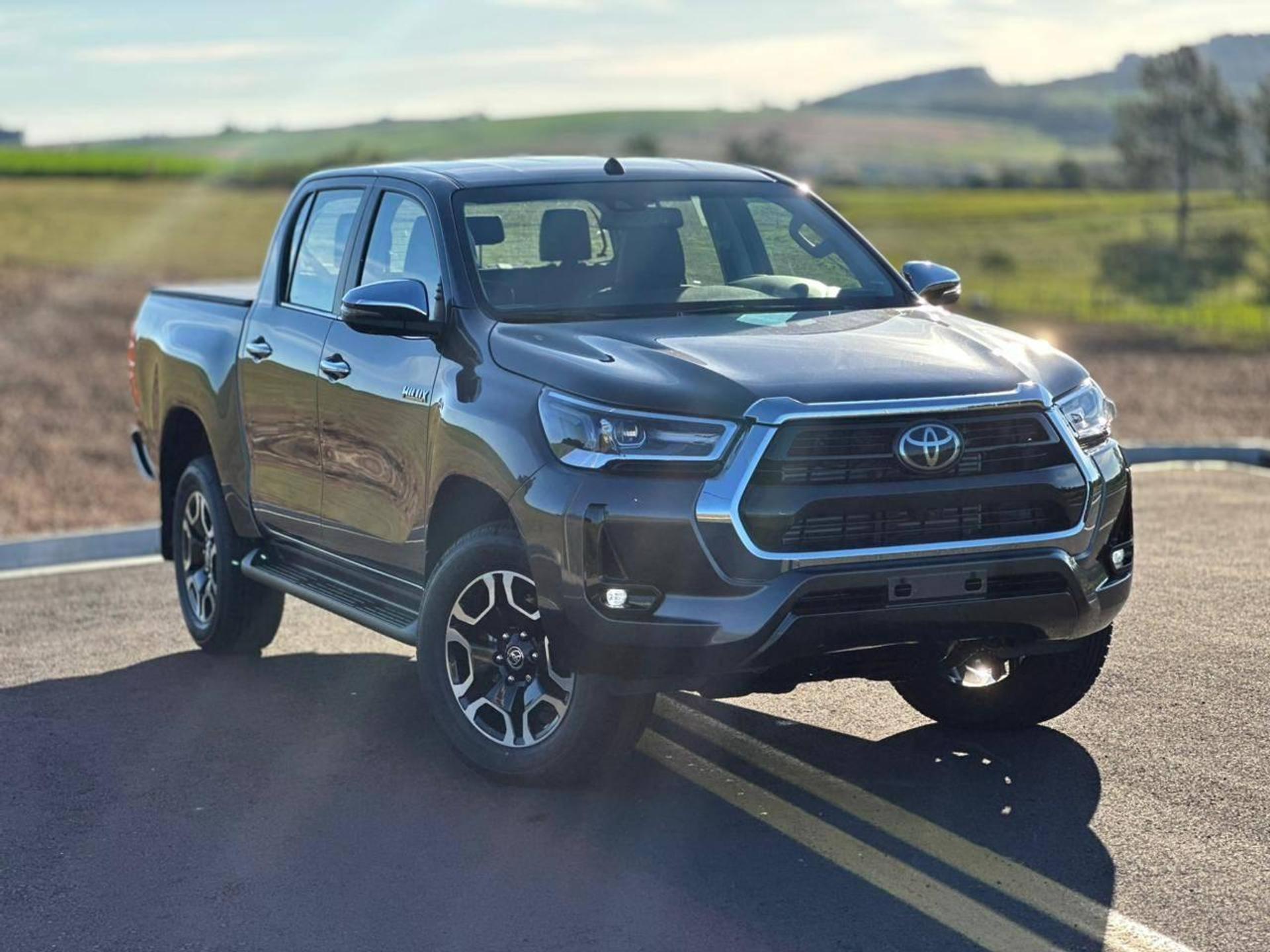 Toyota reduz em até R$ 66,5 mil o preço da Hilux Power Pack AT 2026 para CNPJ