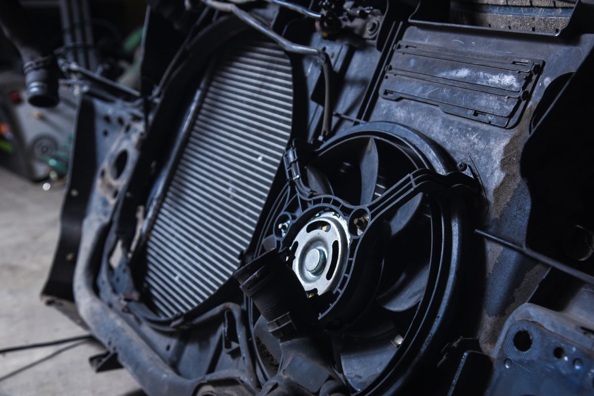 Ventoinha do radiador ligada o tempo todo? Saiba o que fazer