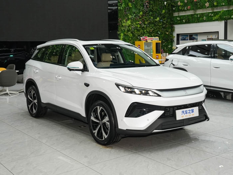 Novo BYD Song Pro híbrido flex chega com produção 100% nacional