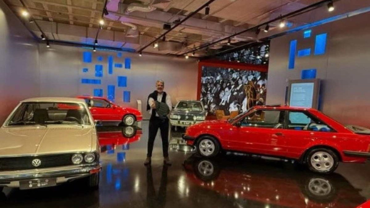 William Bonner abre o acervo pessoal e mostra sua coleção de carros clássicos