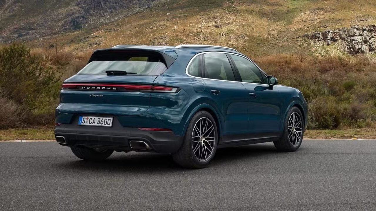 Porsche convoca recall de 173 mil veículos por falha na câmera de ré