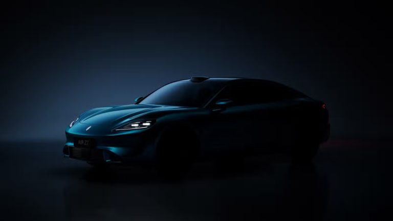 Saic Z7, inspirado no Porsche Taycan, ganha novos teasers da HIMA