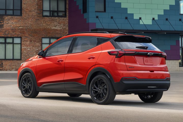 Chevrolet Bolt 2027 assume posto de elétrico mais barato dos EUA