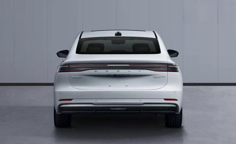 Geely registra na China o Galaxy A7 com autonomia elétrica de 175 km