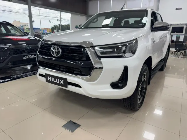 Toyota Hilux SR 2026 fica R$ 56 mil mais barato para CNPJ em janeiro