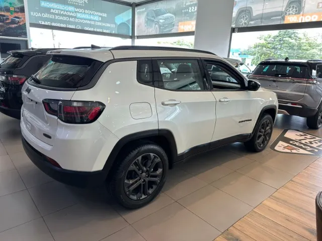 Jeep Compass 2026 fica até R$ 5.400 mais caro em reajuste de janeiro