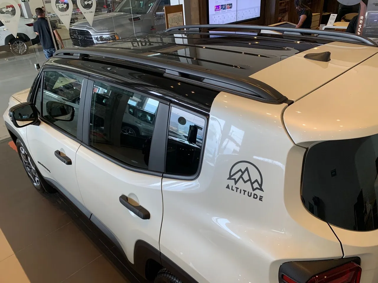 Jeep Renegade Altitude 2026 passa a custar menos que o Polo em janeiro