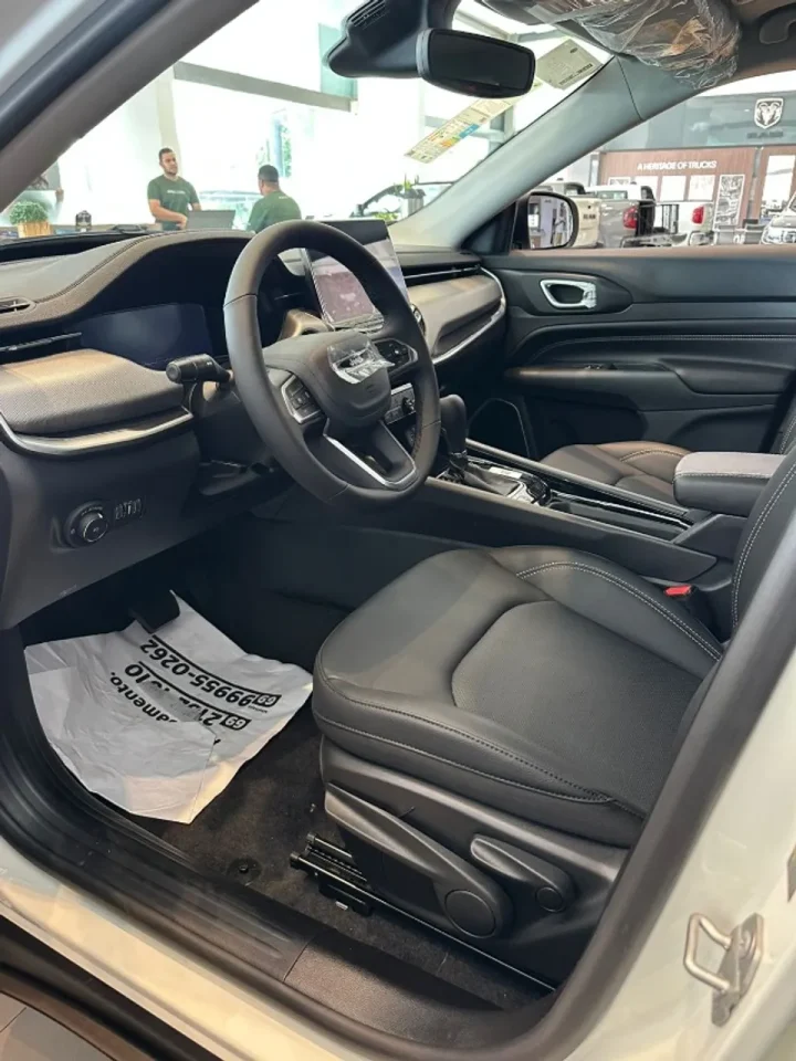 Jeep Compass 2026 fica até R$ 5.400 mais caro em reajuste de janeiro