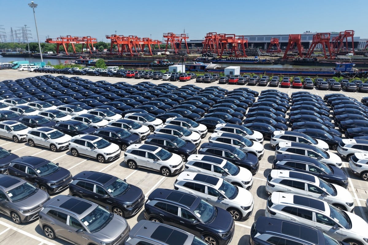 União Europeia decide impor tarifas de até 38% sobre carros elétricos chineses